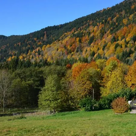 De La Cheneau Сasa de vacaciones Rochesson